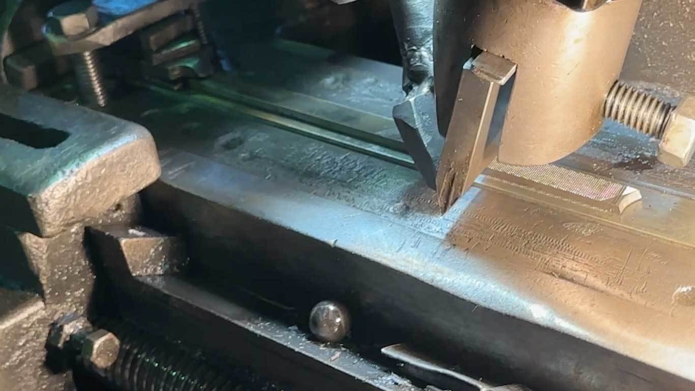 金属やすりをつくる時のめたてき