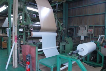 ウジケ貼り合わせ機