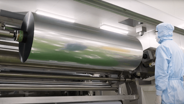 2026年には世界初の3m幅塗工機を導入する