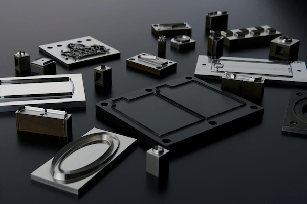 高橋型精の金型