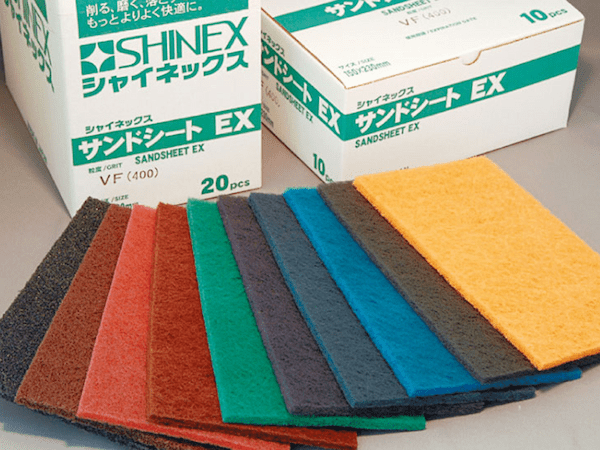 シャイネックス